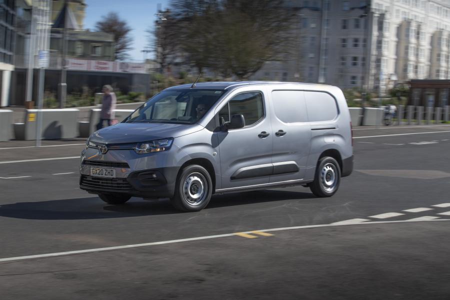  Toyota ProAce City Van LWB 2020 года  (UK) (фото 18 из 22)